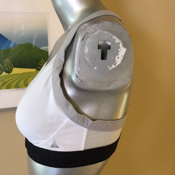 CALVIN KLEIN | Sports Bra - Picture 3 of 8